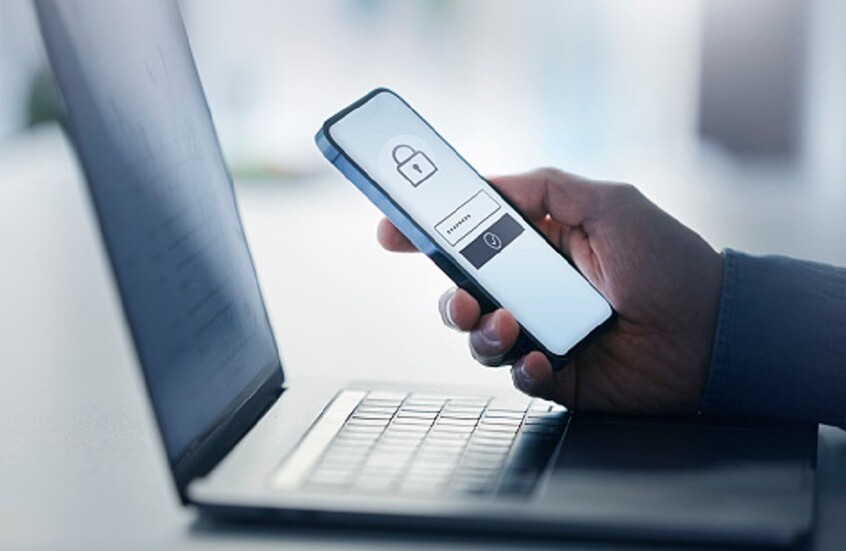 المغرب.. البذخ في اقتناء أحدث إصدارات الهواتف والحواسيب المحمولة يستنفر وزارة الداخلية