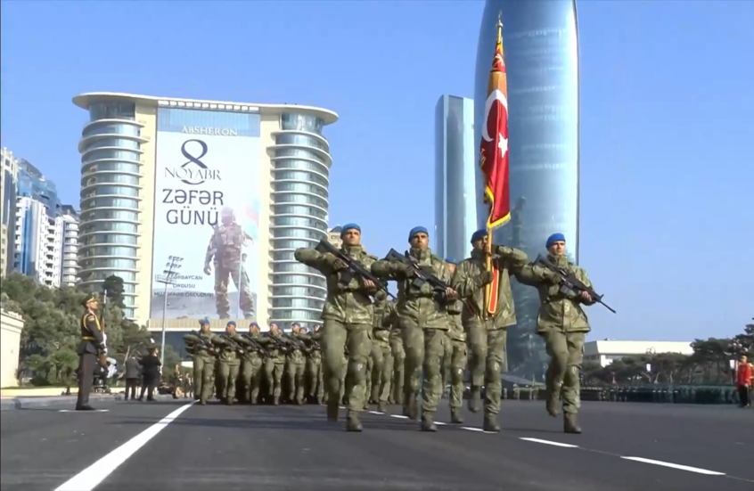 قوات تركية وباكستانية تشارك في العرض العسكري في باكو بمناسبة الذكرى الـ5 للنصر في حرب قره باغ