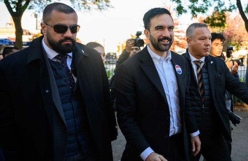 عمدة نيويورك يشيد بمصر في زيارة طريفة لمتجر عربي (فيديو)