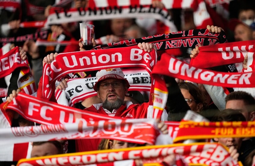 شاهد.. هدف أسطوري بقدم زميل صلاح السابق