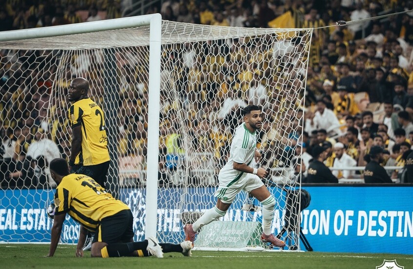 شاهد.. رياض محرز يحسم "ديربي البحر"