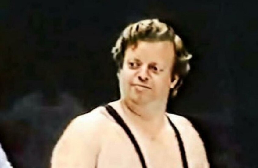 دخل التاريخ كمصارع أصم.. وفاة أسطورة المصارعة "WWE" بريان ماكني