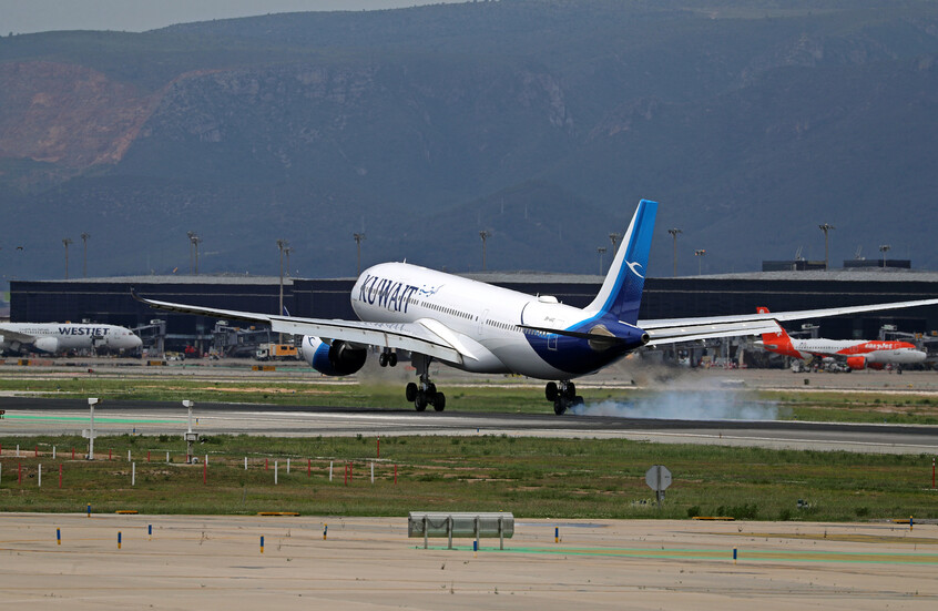 هبوط 9 طائرات كويتية اضطراريا بمطار البصرة في العراق