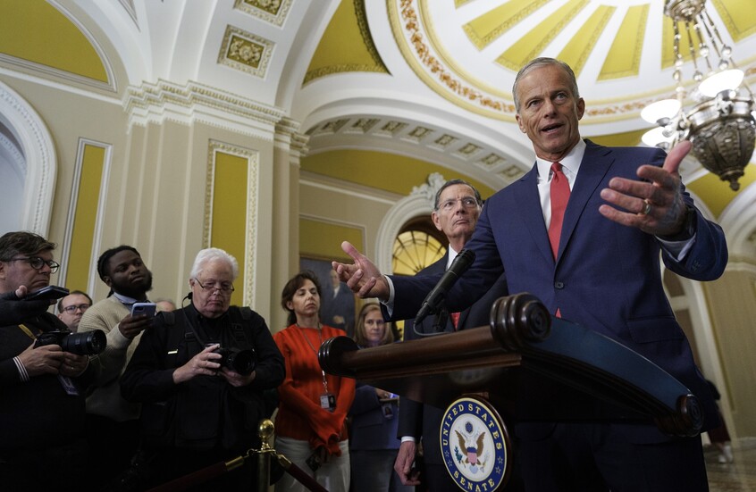 زعيم الجمهوريين في مجلس الشيوخ: التوصل إلى اتفاق مع الديمقراطيين بشأن الإغلاق الحكومي قريب