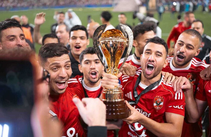 بعد التتويج بالسوبر المصري.. كم مليونا كسبها الأهلي بعد الفوز على الزمالك