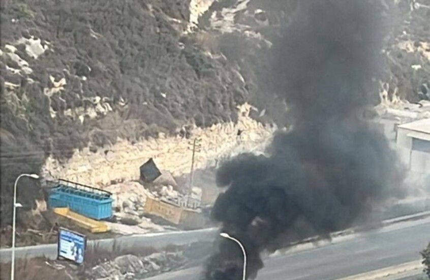 مسيّرة إسرائيلية تستهدف سيارة في جنوب لبنان (فيديو + صور)