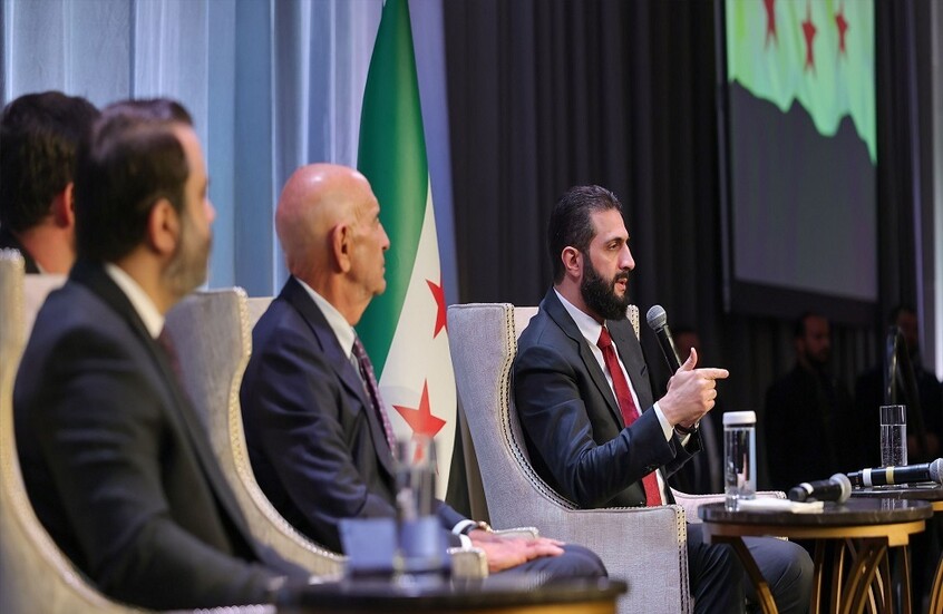 من سياسة الإطفاء إلى هندسة الدولة.. الشرع يطرح رؤيته لمستقبل سوريا (فيديو)