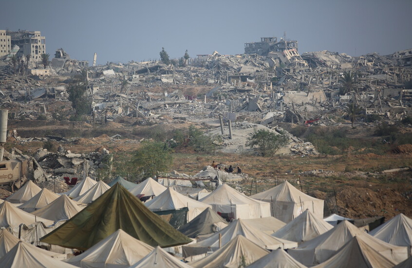 قرقاش: الإمارات تستبعد الانضمام حاليا إلى قوة تحقيق الاستقرار في غزة