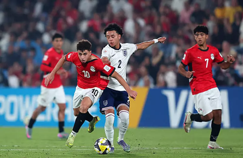 منتخب مصر يمنى بهزيمة ثقيلة أمام إنجلترا في ختام دور المجموعات بكأس العالم للناشئين