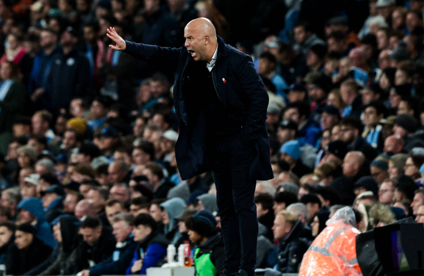 أول تعليق من سلوت بعد خسارة ليفربول بثلاثية أمام مانشستر سيتي