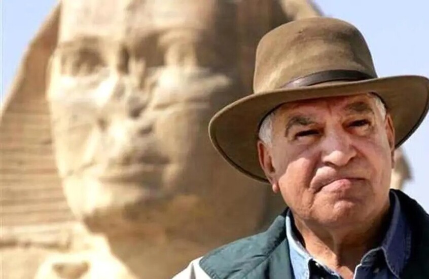 زاهي حواس يكشف سبب سرقة الموظفين لآثار مصر