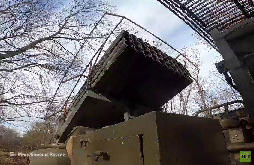 راجمة الصواريخ الروسية "غراد" تستهدف مواقع أوكرانية