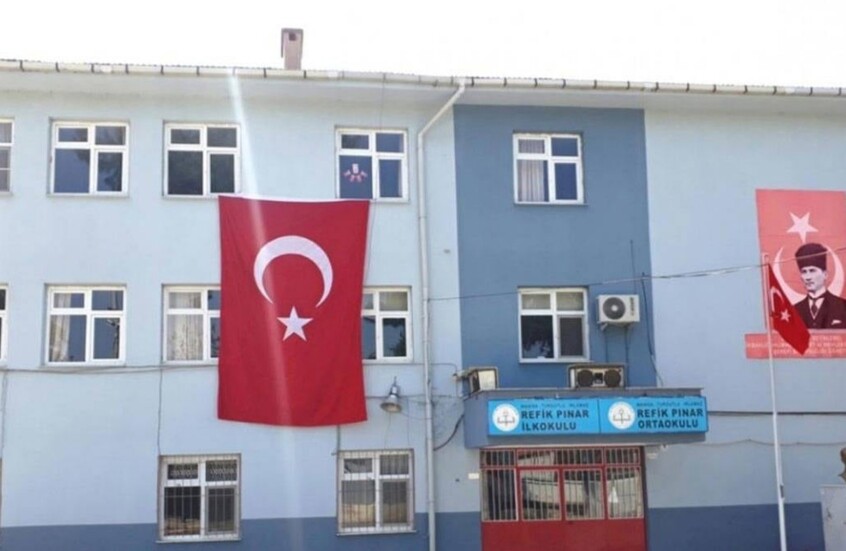 كاميرات المراقبة توثق جريمة مدير مدرسة في تركيا ضد طفل مصاب بالتوحد ( فيديو)