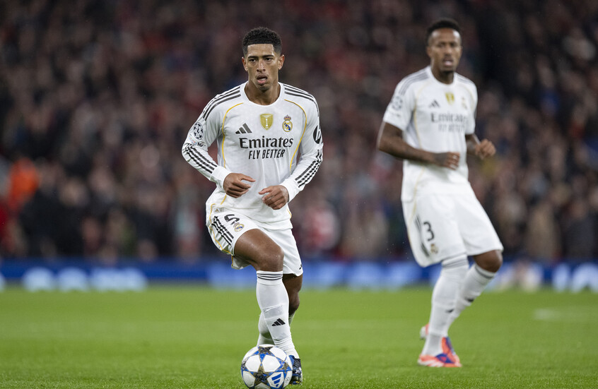 لماذا يصر بيلينغهام على ارتداء القميص الطويل مع ريال مدريد؟