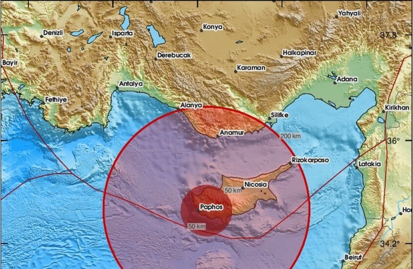 هزة أرضية تصل ارتداداتها إلى سواحل لبنان