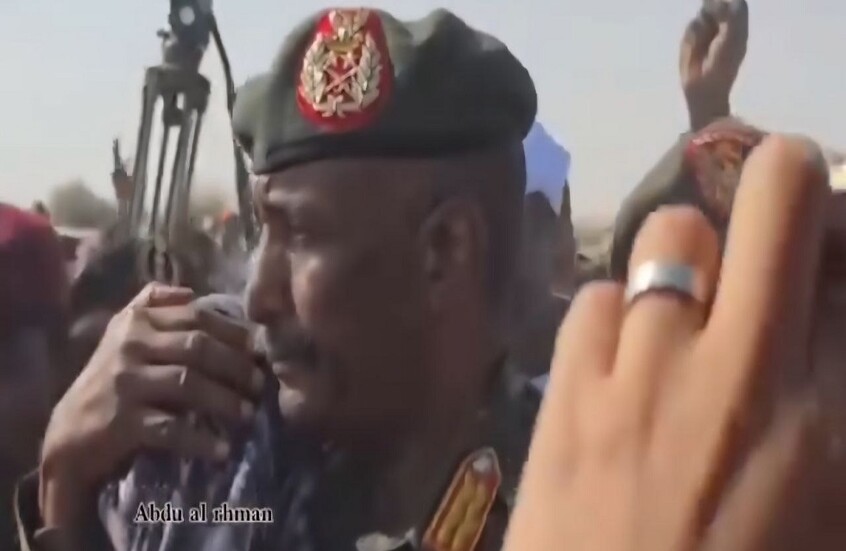 صحفي سوداني: البرهان كشف عن لقاء سري مع "مسؤول إماراتي"