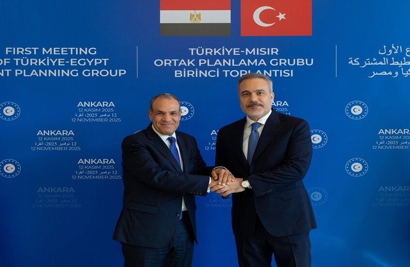 مصر تقرر إهداء تركيا تمثالا لملك فرعوني