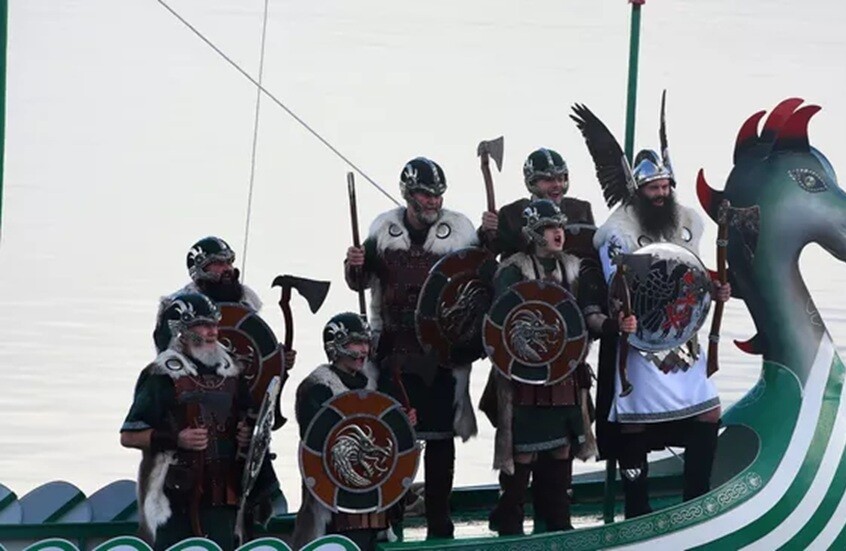 مذبحة بيد ملك "تعيس"!