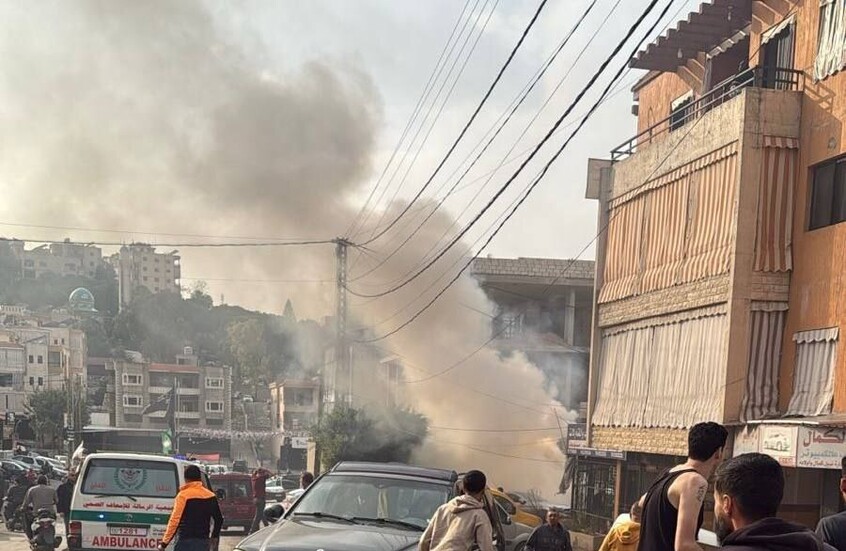 مسيرة اسرائيلية تستهدف سيارة في جنوب لبنان (فيديو)