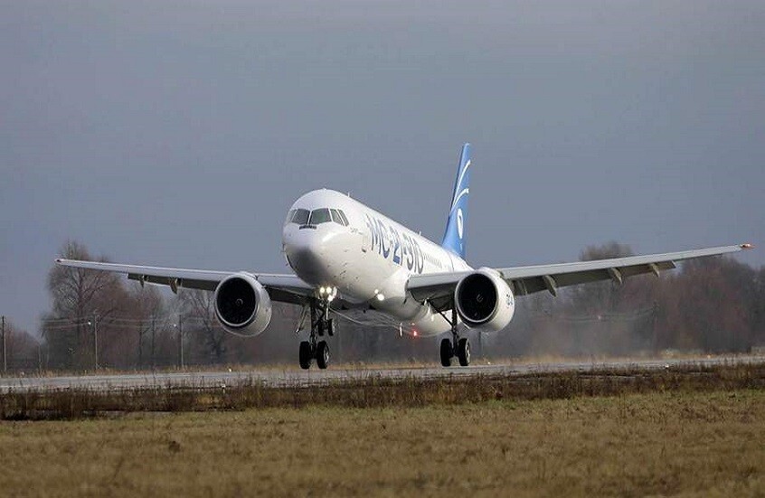 طائرة "إم سي-21" الروسية تنفذ رحلة تجريبية طويلة بنجاح (صور + فيديو)