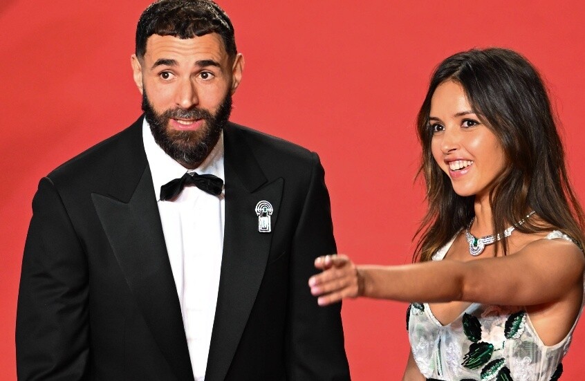 بنزيما يهاجم ناشطا فرنسيا بعد إساءة لزوجته: "أنت مجرد كومبارس في عالمنا"