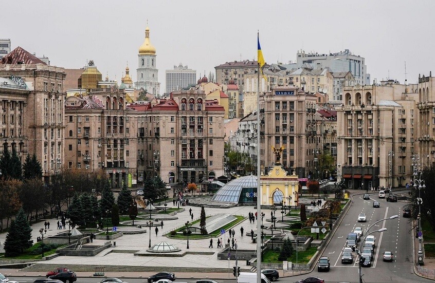 مصدر عسكري: السفارة الأذربيجانية في كييف تعرضت لأضرار نتيجة سقوط صاروخ دفاع جوي أوكراني