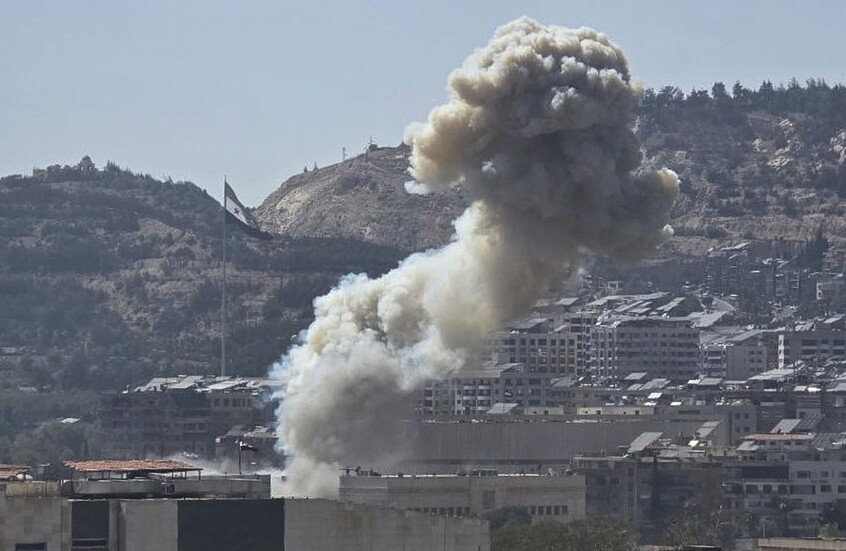 مراسلنا: أصوات انفجارات ضخمة تهز العاصمة السورية (صور)