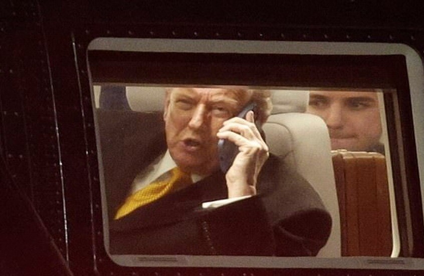 "شرير ومجنون وخطير".. رسائل جديدة لإبستين تكشف عن موقفه من ترامب