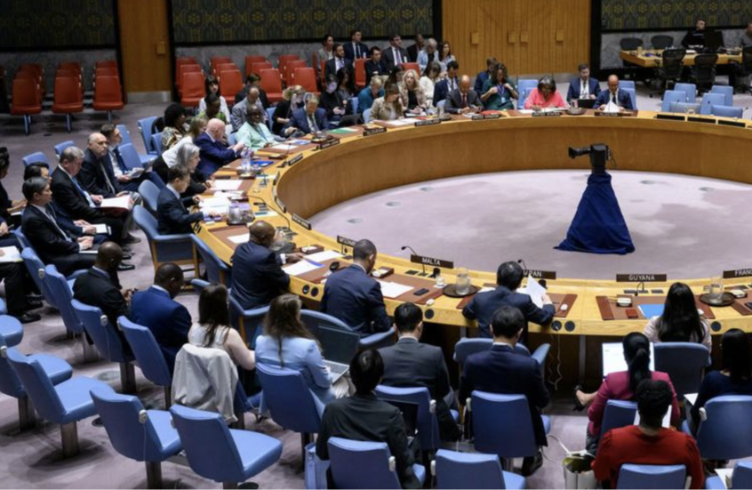 الحوثيون يرحبون بموقف روسيا والصين ويدينون