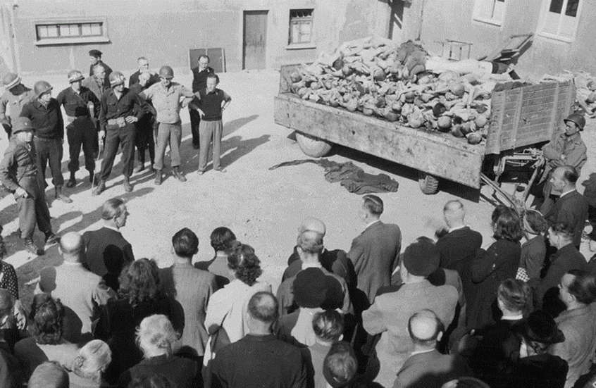 لجنة اوشفيتس تطالب دار مزادات ألمانية بالتخلي عن بيع مقتنيات ضحايا الهولوكوست