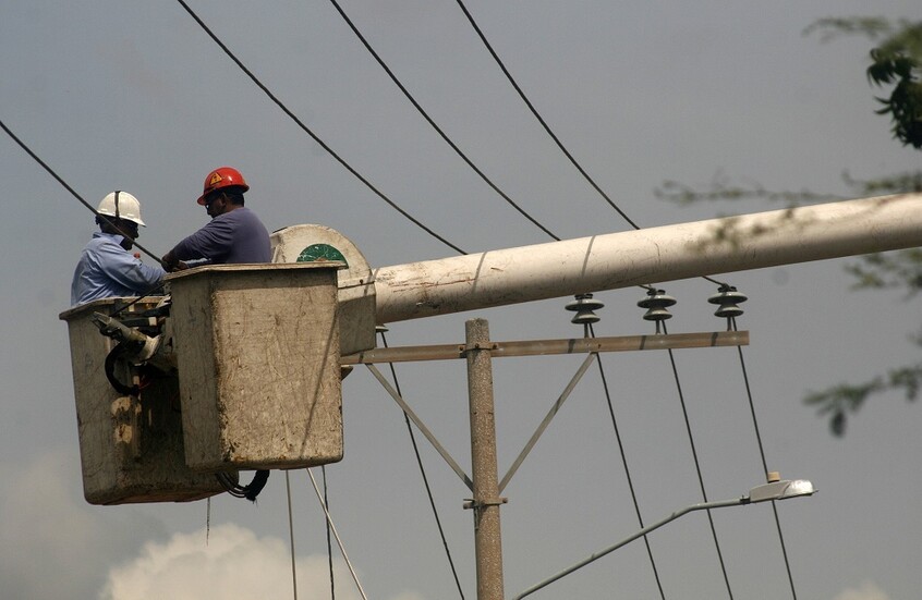 فنزويلا: انهيار ثلاثة أبراج لنقل الكهرباء بسبب عمل تخريبي
