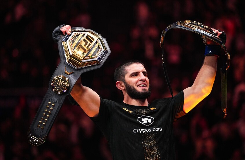 الروسي إسلام ماخاتشيف يفوز على جاك ديلا مادالينا ويحصد لقب وزن "الويلتر" في UFC 322