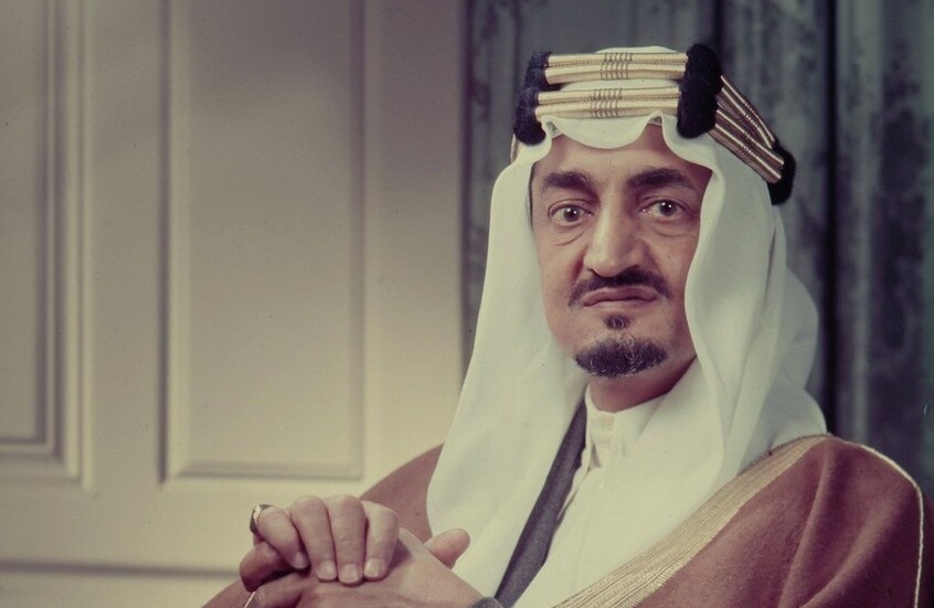 قصة الانسحاب من الحديدة إلى الواجهة من جديد.. عندما كاد الملك فيصل أن يعصي أمر والده المؤسس! (فيديو)