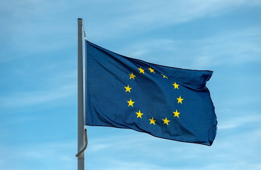 المفوضية الأوروبية تبحث خيارات مختلفة لتمويل أوكرانيا