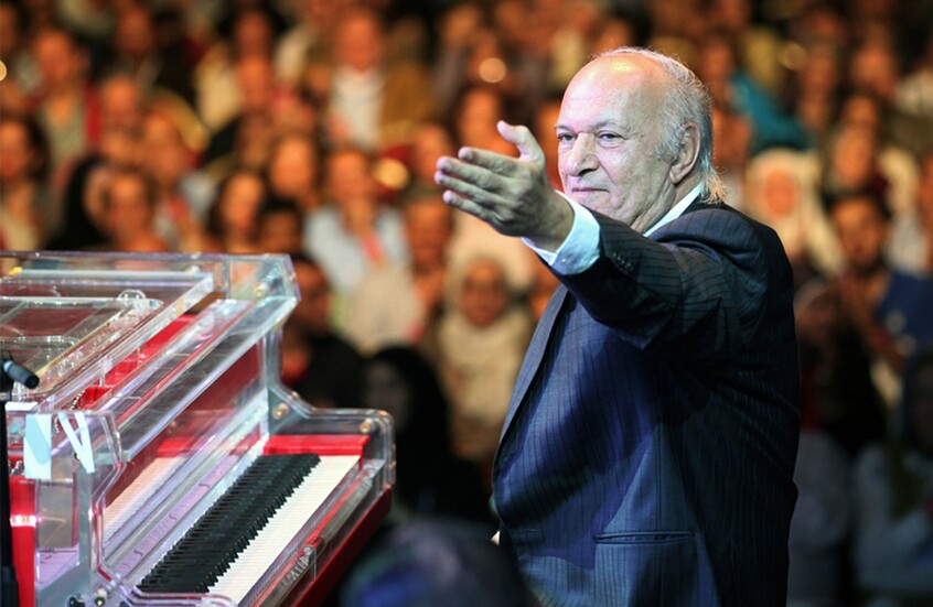 صدمة لعشاق الموسيقى العربية.. نقل خيرت إلى المستشفى وإلغاء حفلاته