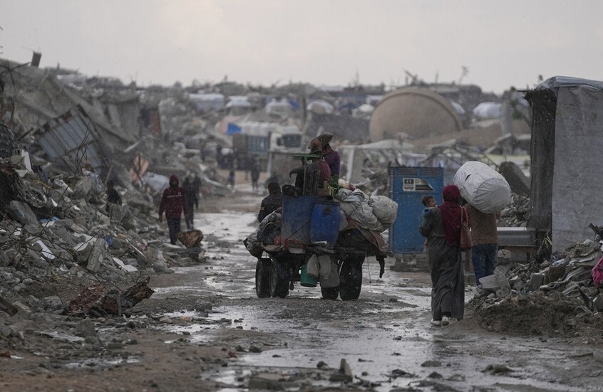 يديرها إسرائيلي إستوني.. جمعية غامضة أخرجت مئات الغزيين من القطاع