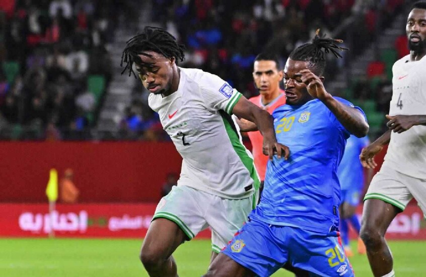 "بسبب السحر".. مشادة قوية بين مدرب نيجيريا ولاعبي الكونغو الديمقراطية (فيديو)