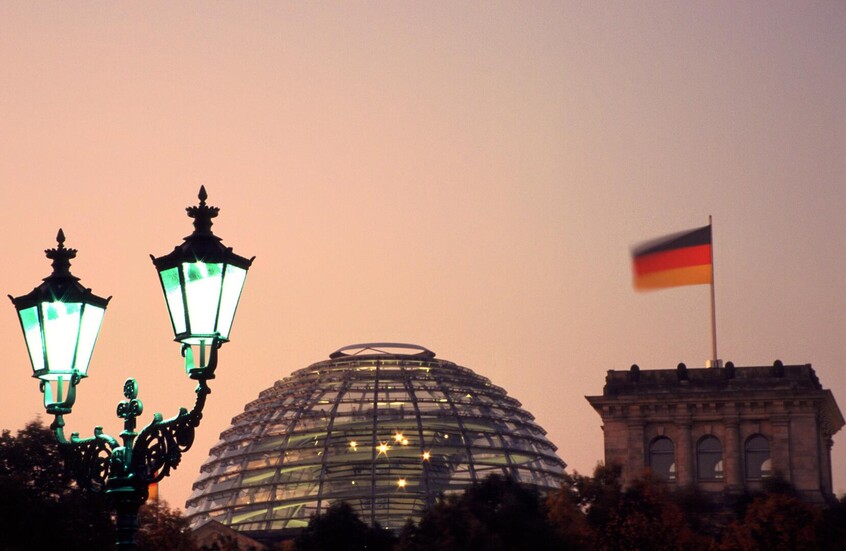 الحكومة الألمانية تنهي قيود صادرات الأسلحة إلى إسرائيل