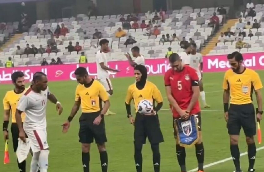 شاهد.. حكمة إماراتية تلغي هدفا "ملعوبا" لمنتخب مصر