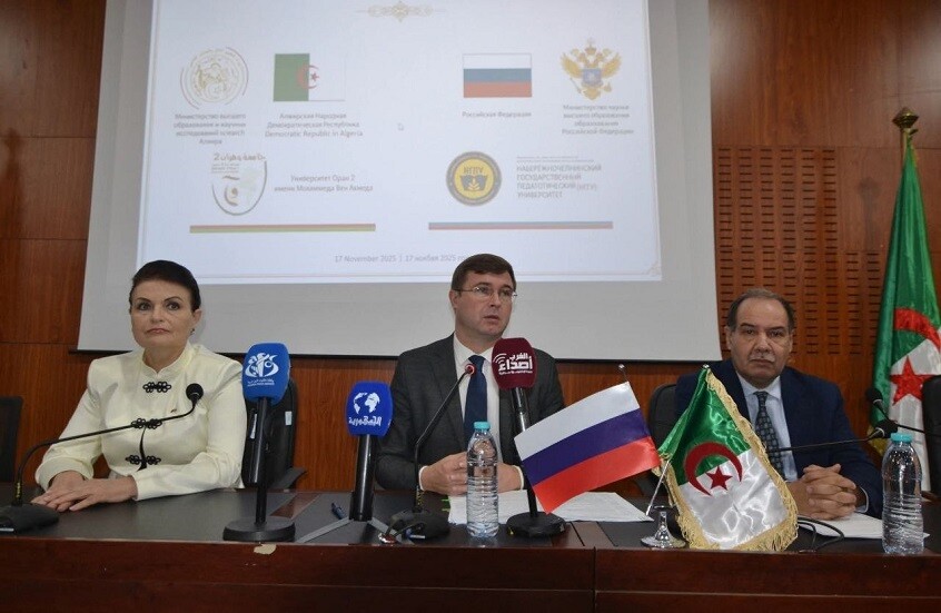 افتتاح مركز لتعليم اللغة الروسية بجامعة وهران الجزائرية (فيديو + صور)