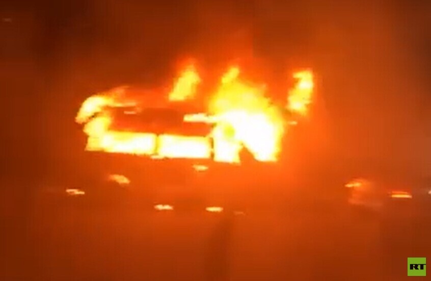 شاهد.. اللحظات الأولى لهجوم المستوطنين وإحراقهم مركبات فلسطينية في قرية الجبعة جنوب غرب بيت لحم