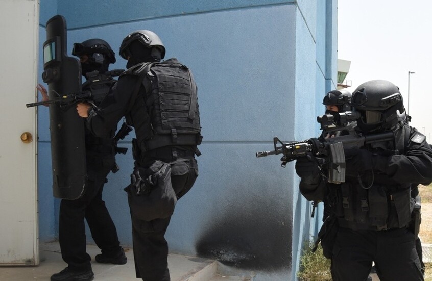 الكويت.. قوات الأمن تضبط شخصا بـ"حالة غير طبيعية" أتلف 7 مركبات (صورة + فيديو)