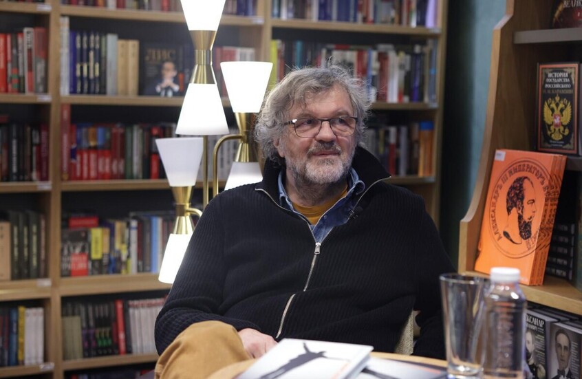 المخرج الصربي إمير كوستوريتسا يكشف عن فكرة سينمائية استثنائية تحاكي أحداث العملية العسكرية الخاصة