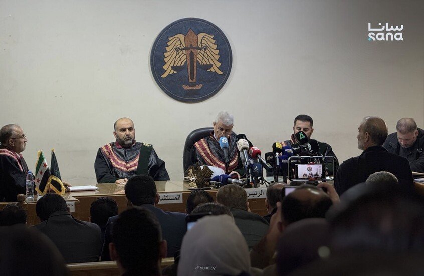 الكاميرات تسجل أولى جلسات المحاكمات العلنية للمتهمين بأحداث الساحل السوري