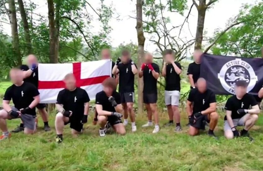 بريطانيا.. شبكة يمينية متطرفة تستقطب مراهقين عبر نواد قتالية وتدريبات عقائدية