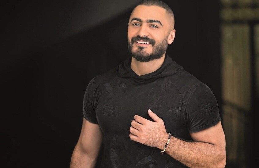 رسالة مؤثرة من تامر حسني إلى جمهوره بعد أزمة صحية حرجة