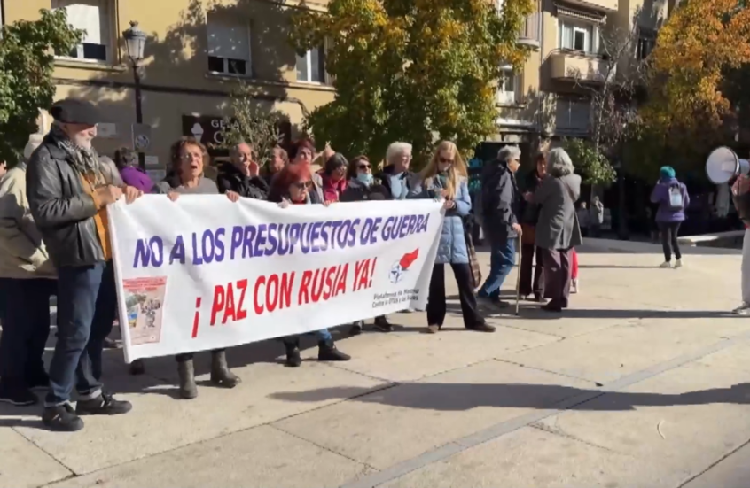 "زيلينسكي يجب أن يكون في السجن".. مظاهرة في مدريد خلال لقائه برئيس وزراء إسبانيا