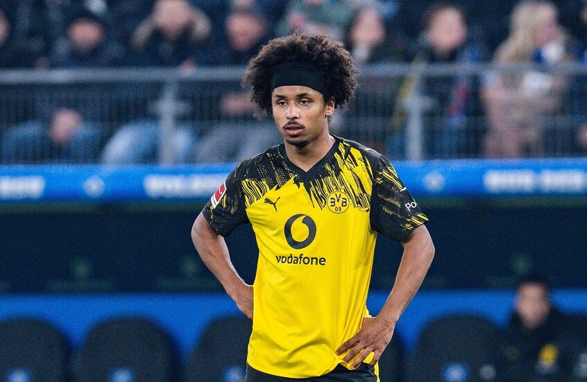 فرض غرامة ضخمة على كريم أديمي لاعب بوروسيا دورتموند بسبب "حيازة أسلحة"