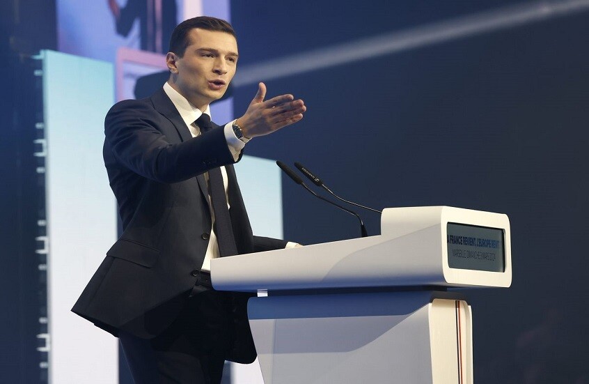 زعيم حزب فرنسي يتهم الحكومة باستغلال المواطنين عبر زيادات الضرائب