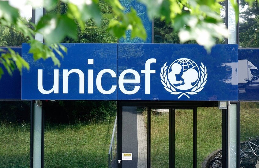 "اليونيسيف" تعين فنانا سوريّا شهيرا أول سفير لها في دمشق (صور)